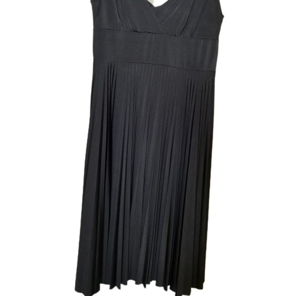 Soprano Accordion‎ Pleated Empire Waist Tank Dress - Picture 5 of 10